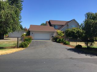 12860 Saunders Ln, Hubbard, OR 97032
