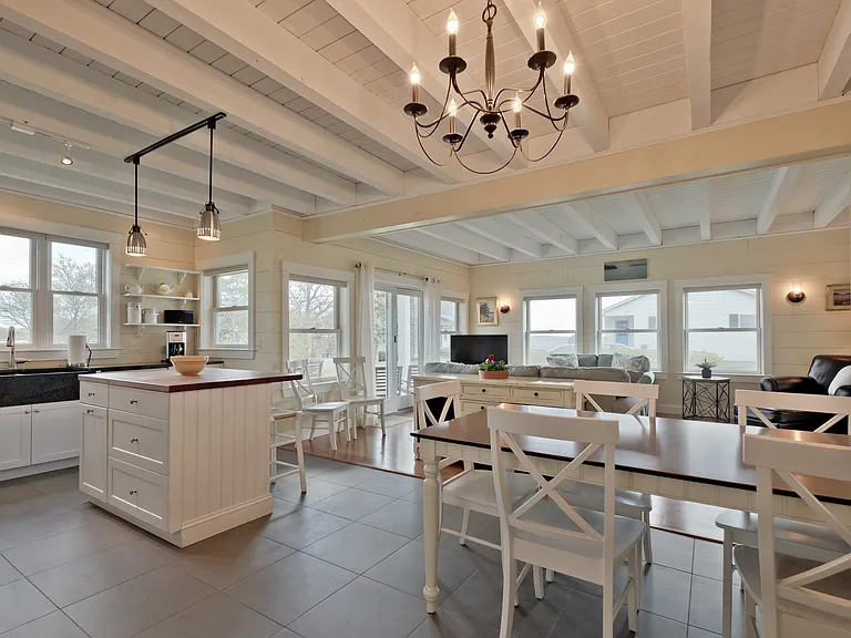 2 Tucker Ln — Photo 10