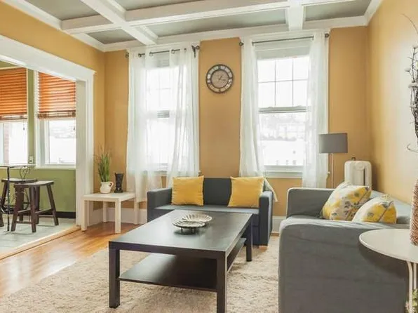 130 Sutherland Rd APT 5, Brighton, MA 02135