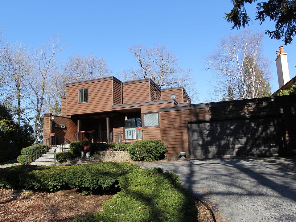 1st image of 4450 N Lake Dr