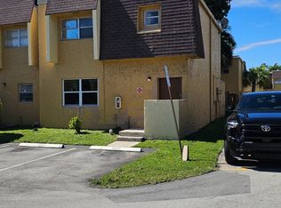 5657 Blueberry Ct #54, Fort Lauderdale, FL 33313