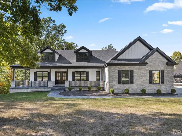 55 Lake Bend Dr, Winfield, MO 63389