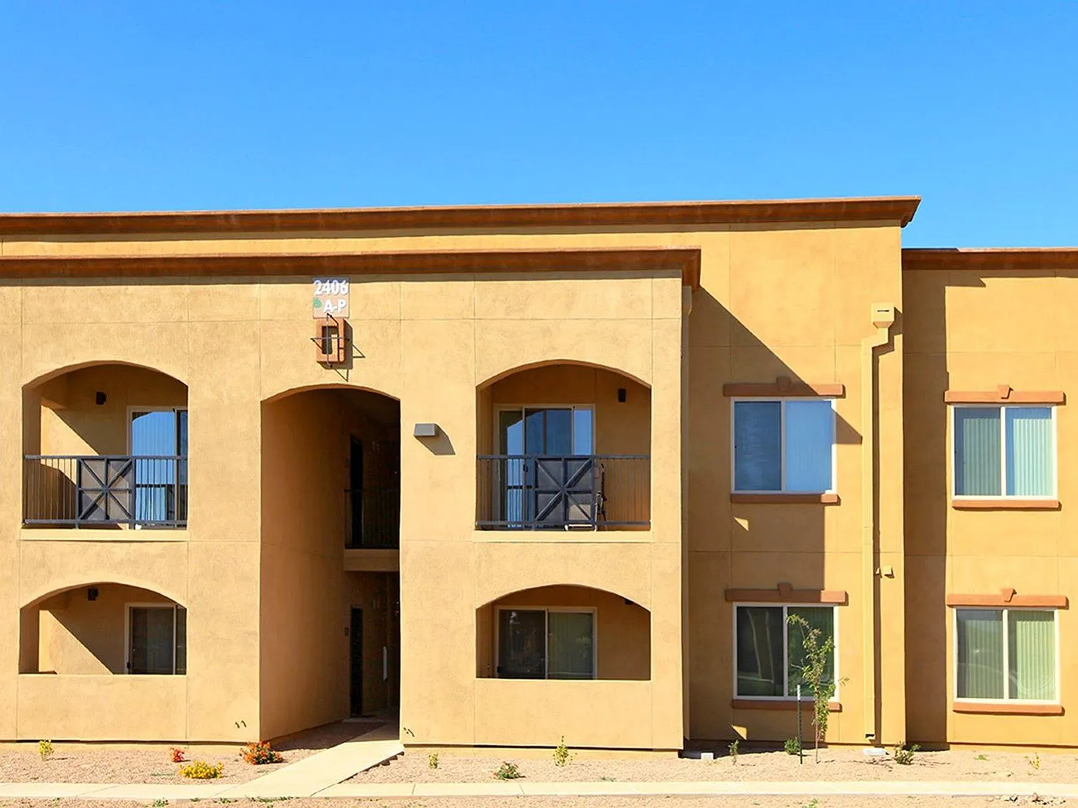 Raintree Apartments — Photo 3