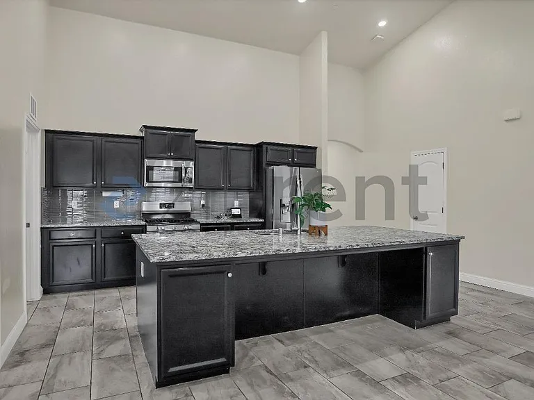 5462 W Floradora Ave — Photo 10