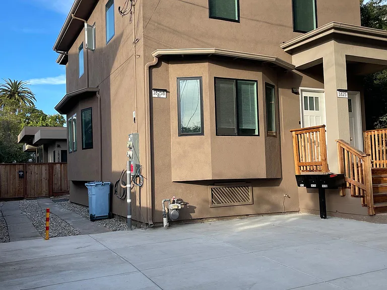 1825 Berkeley Way — Photo 2