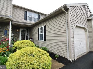 357 Deerfield Dr, Mount Joy, PA 17552