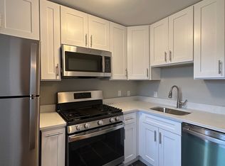 2 Florence St FLOOR 3, Andover, MA 01810