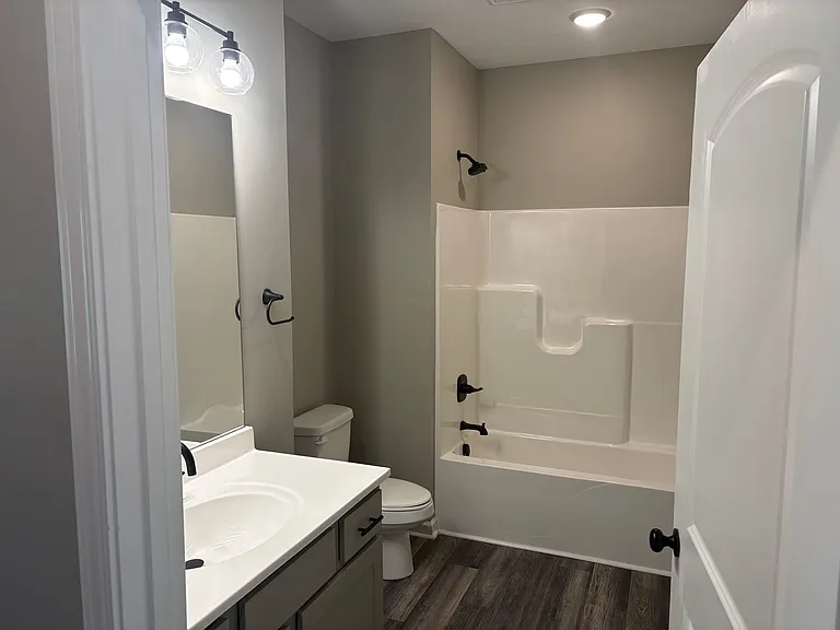 232 Calumet Dr — Photo 9