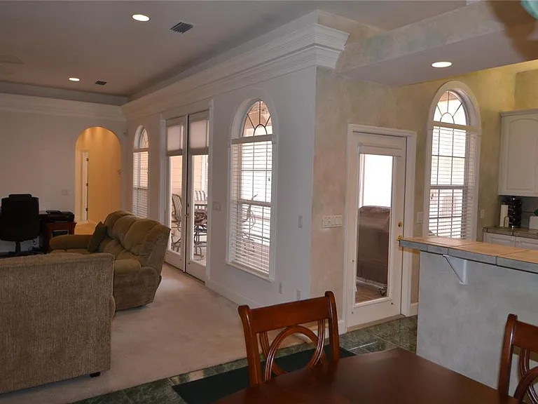 79 NW 48th Blvd — Photo 3