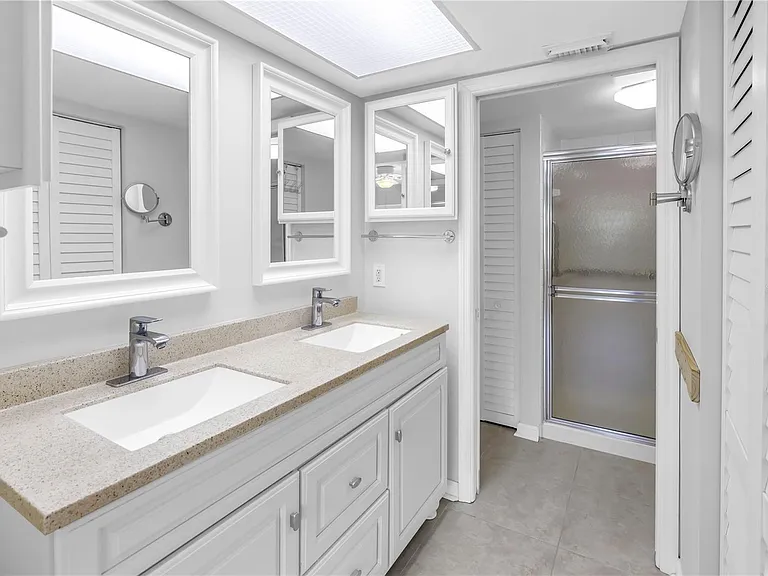 1320 Pasadena Ave S #203 — Photo 15