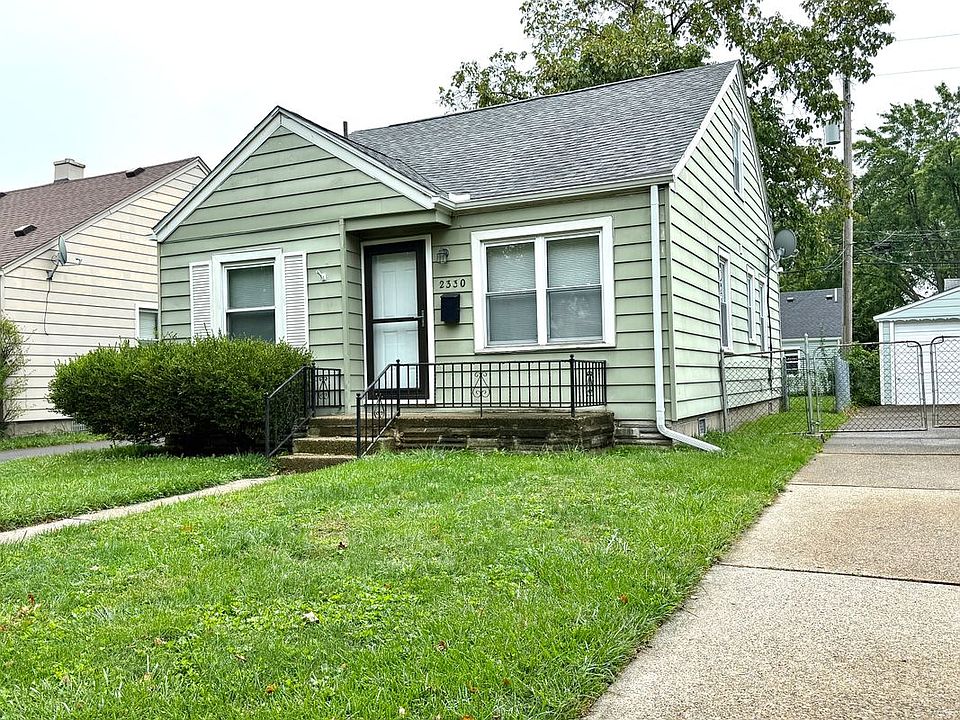 2330 Rowland Ave, photo 3