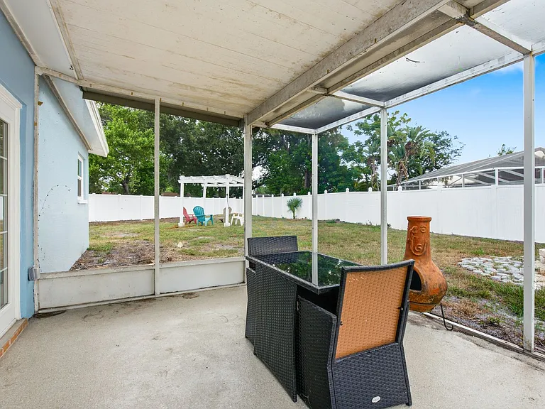 330 Scott Ct — Photo 27
