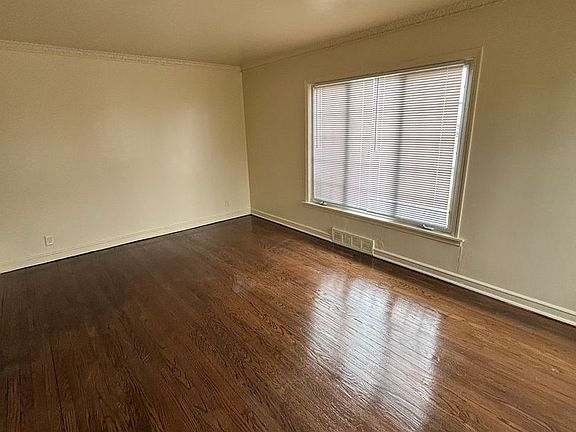 5th image of 5605 W Capitol Dr APT 2