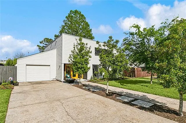3 bed, 1822 sqft, $4,400 — Photo 3