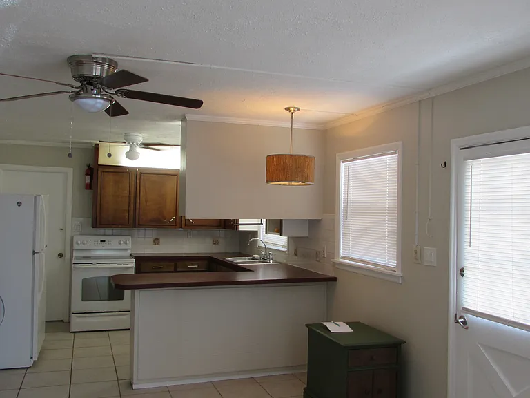 2323 NE Pine Ridge St — Photo 5