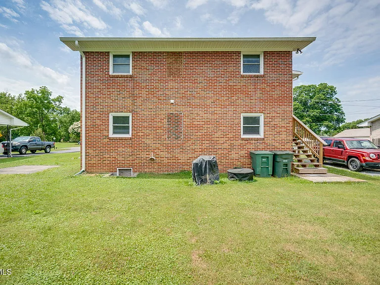 615 Bravo St — Photo 23