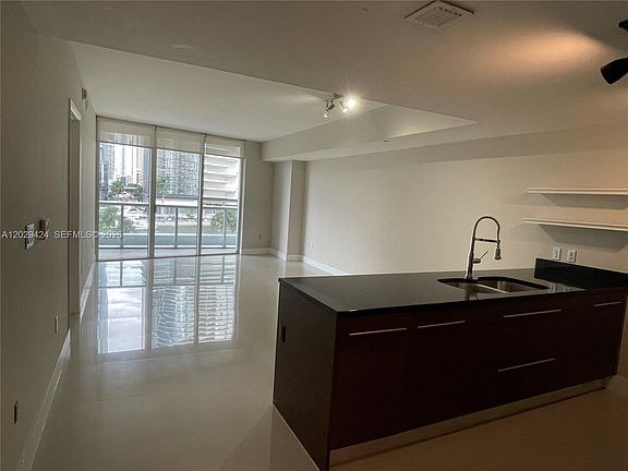 4th image of 475 Brickell Ave APT 414