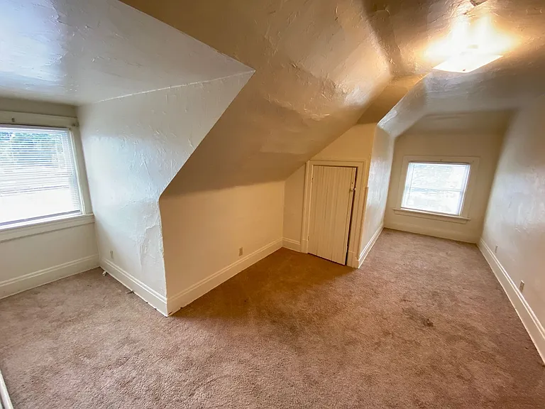 Summit St 1722 GW2 — Photo 27