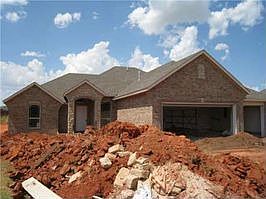 Home for Sale in Edmond, Oklahoma $217,500