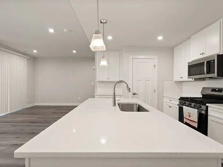 42564 Invergordon Ter — Photo 9