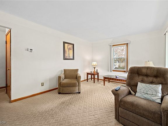 4th image of 13413 York Blvd