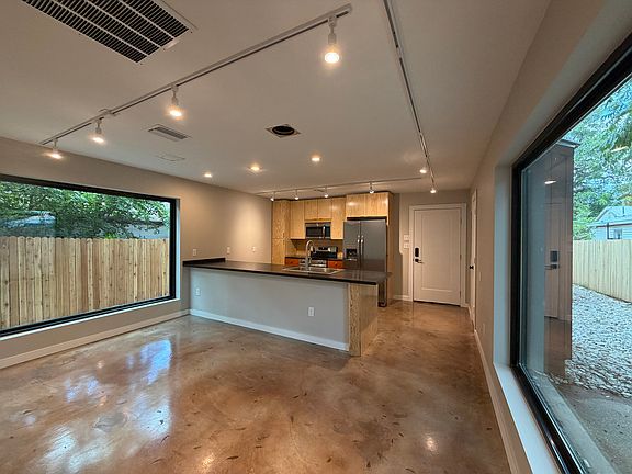2nd image of 957 Woods Ave