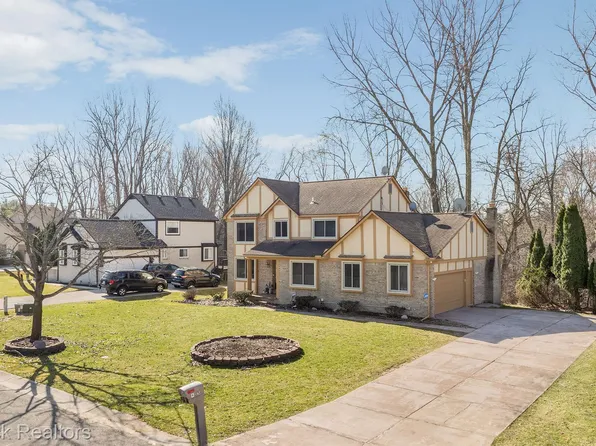 6285 Marshview Ln, West Bloomfield, MI 48323