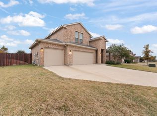 411 Skipper Ln, Azle, TX 76020