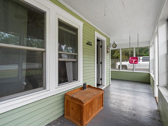 5th image of 4937 Bennoch Road
