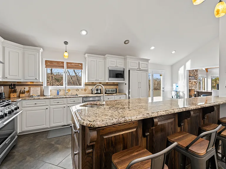 1485 Maloa Way — Photo 4