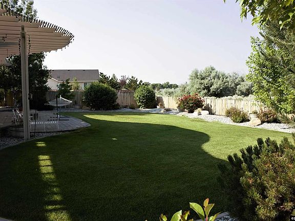 4th image of 2862 La Cresta Cir