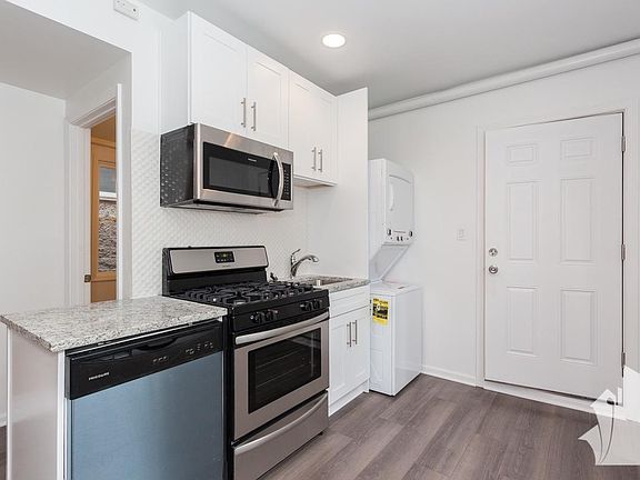2nd image of 2426 W Iowa St #Sff