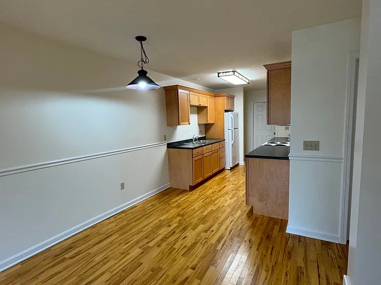 31 Sumner Ln #C — Photo 2