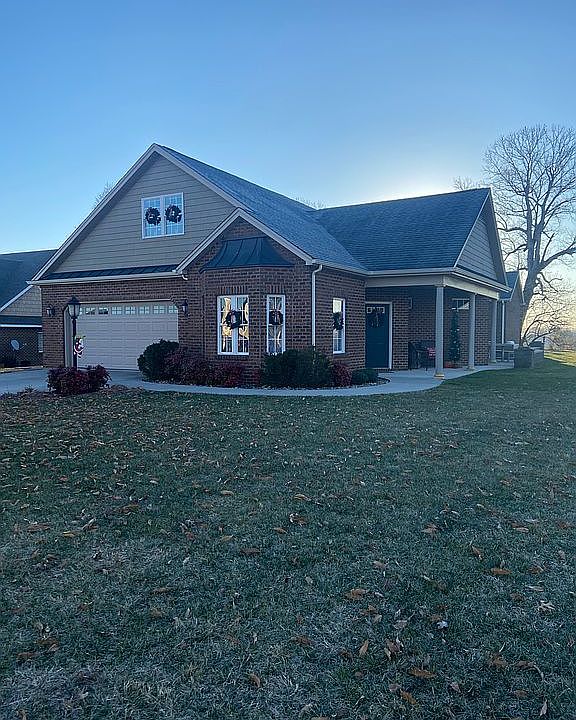 1st image of 1037 Farmington Dr