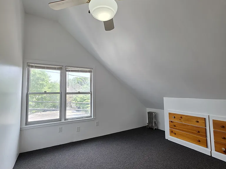 389 Bullocks Point 3rdflr 2b/1b Heatincluded Freshpaint Newfloors — Photo 6