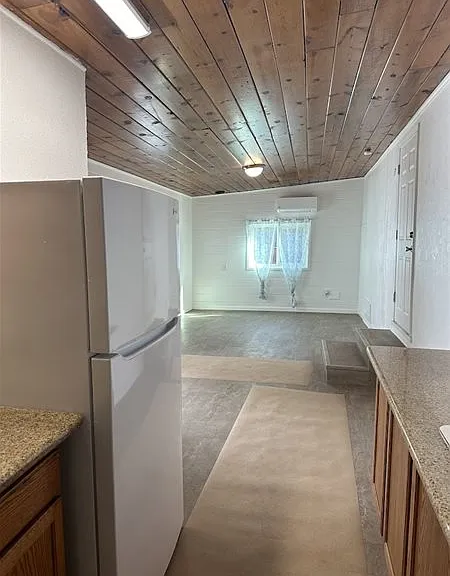 357 W Main St — Photo 5