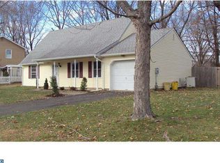 33 Hobbs Rd, Hamilton, NJ 08619