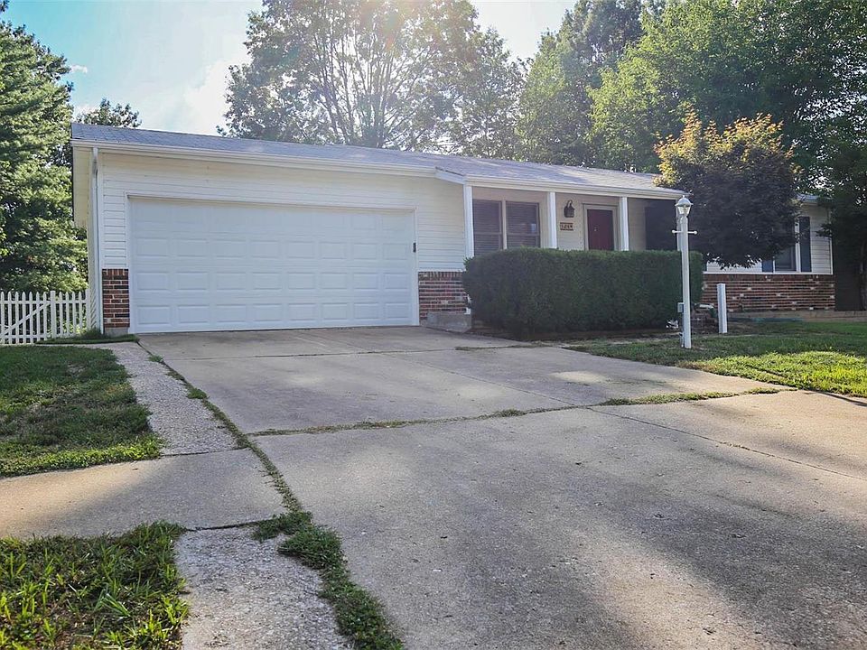 2nd image of 101 W Sunny Hill Blvd