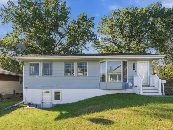 908 Leroy St, Muscatine, IA 52761