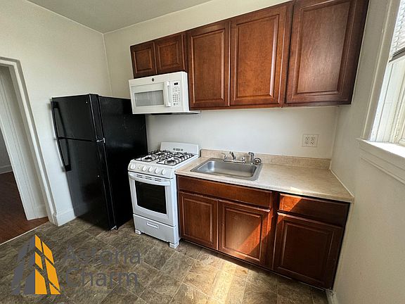 2nd image of 2826 Windsor Ave #C5
