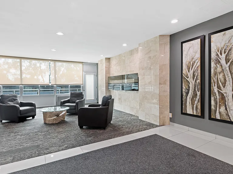 200 Rideau Ter — Photo 11