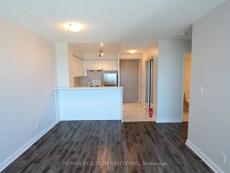 36 Lee Centre Dr #2906 — Photo 10