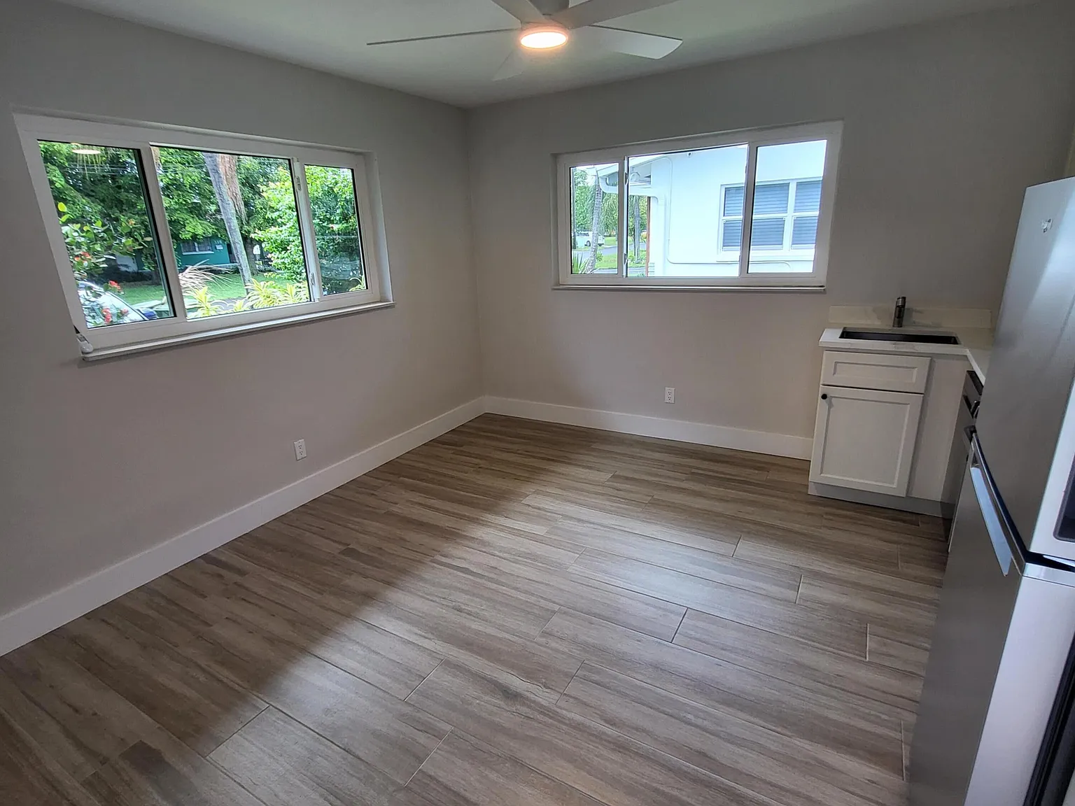 2 bed, 1.0 bath, 350 sqft, $1,300 — Photo 2