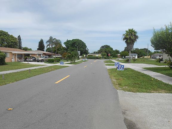 5th image of 620 NW 15th Mnr