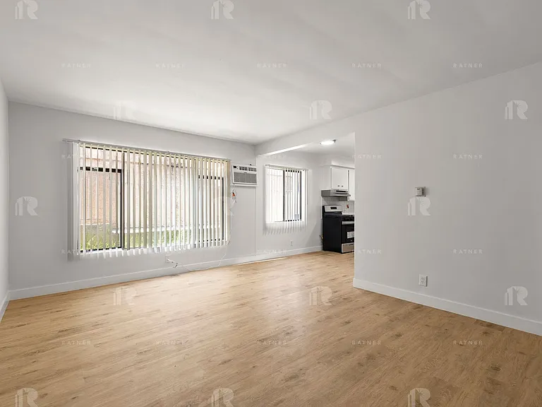 (An/Ji/Yo:C) 6725 Laurel Canyon Blvd — Photo 23