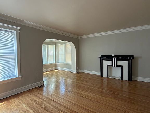 3rd image of 3912 W Jackson Blvd