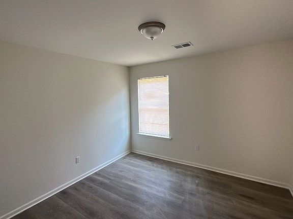 3rd image of 3929 Wesley Forest Pl W