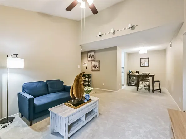 7900 N Stadium Dr APT 16, Houston, TX 77030