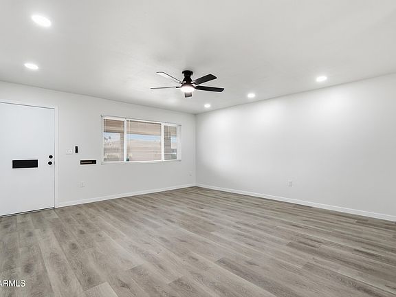 4th image of 10528 W SARATOGA Circle