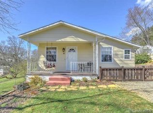 15 Phipps St, Weaverville, NC 28787
